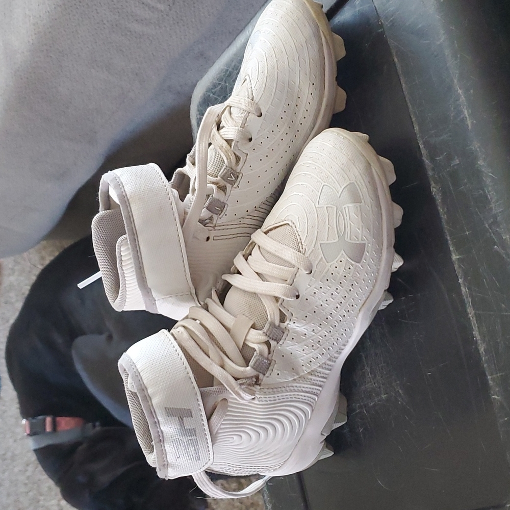 Under Armour Youth Cleats